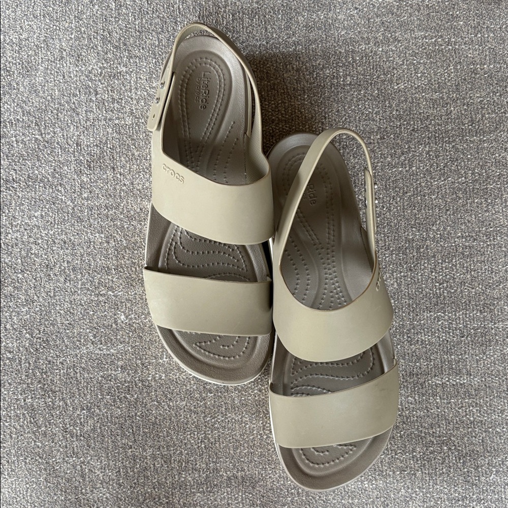 CROCS Brooklyn Low Wedge LiteRide Women's Platform Sandals Lk New! Sz 10 - Picture 2 of 5
